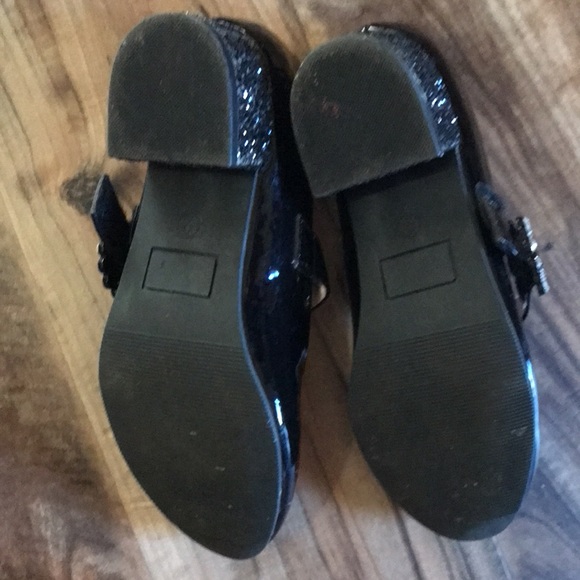 Bundle of 2 pairs girls shoes!!  Sz 2 - Picture 3 of 11